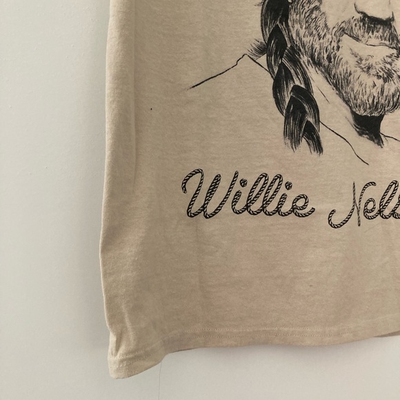 Brand New Willie Nelson Graphic Tshirt Size Small - Picture 3 of 8